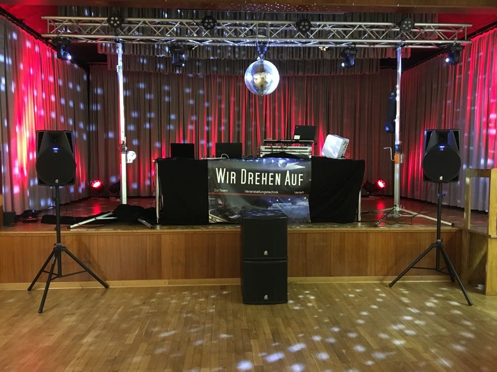 Aufbau im DGH Kästorf